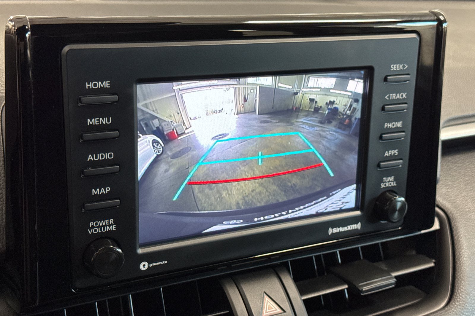 Used 2022 Toyota RAV4 LE FWD image 21