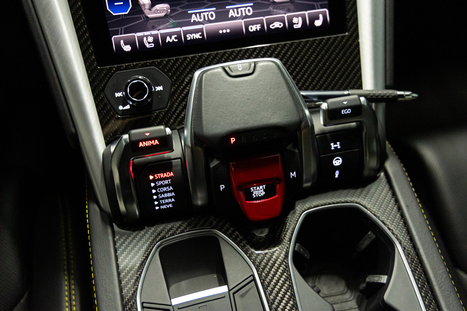 Used 2021 Lamborghini Urus AWD/4WD image 30