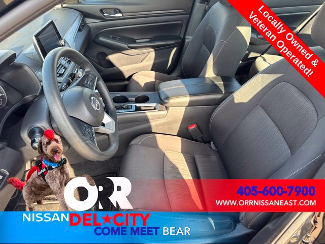 Used 2025 Nissan Altima 2.5 SV FWD image 14