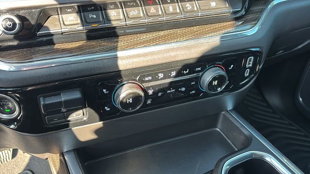 Used 2024 Chevrolet Silverado 1500 LT Trail Boss w/ LT Trail Boss Premium Package image 29