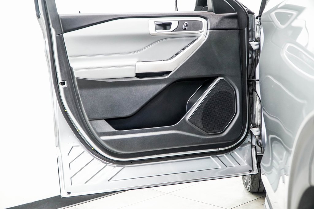 Used 2022 Ford Explorer XLT w/ Equipment Group 202A image 42