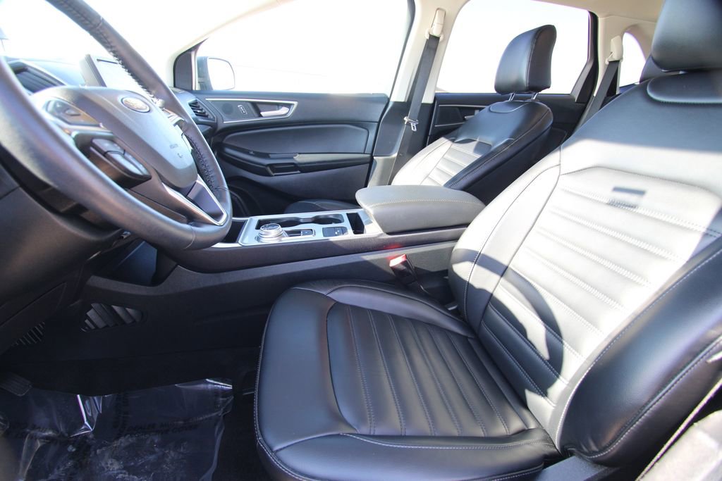 Used 2024 Ford Edge SEL image 6