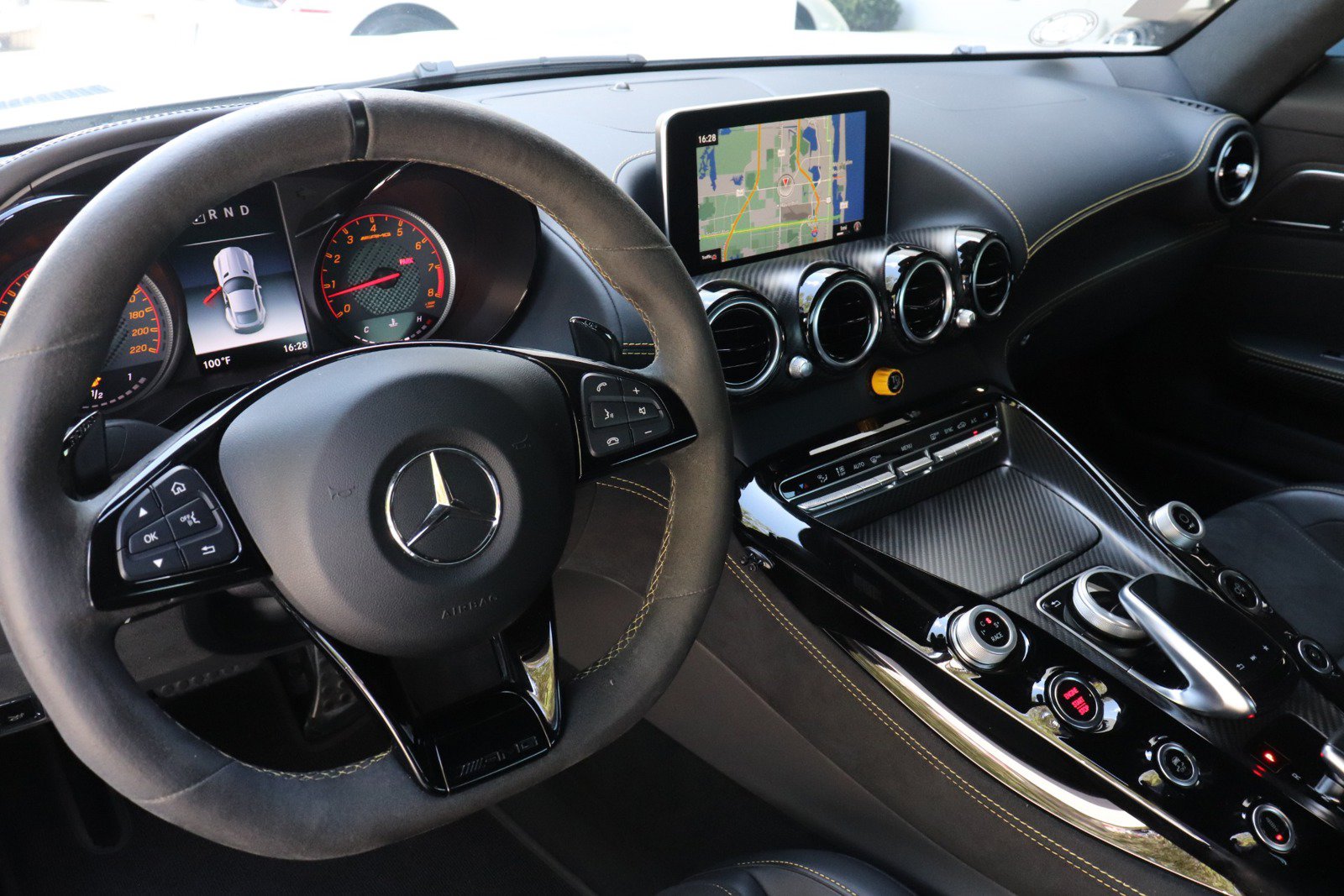 Used 2018 Mercedes-Benz AMG GT R image 16