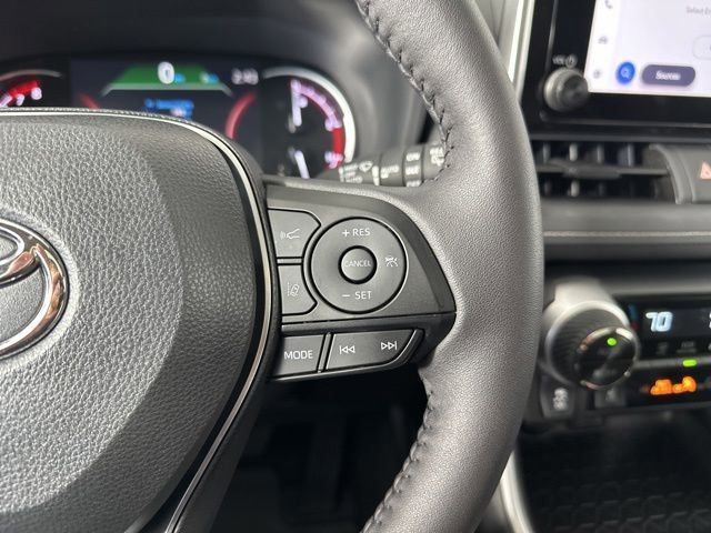 Used 2025 Toyota RAV4 XLE AWD/4WD image 16