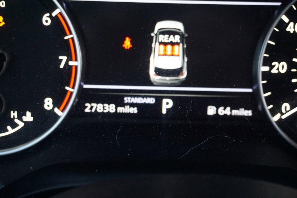 Used 2023 Nissan Rogue SV image 7