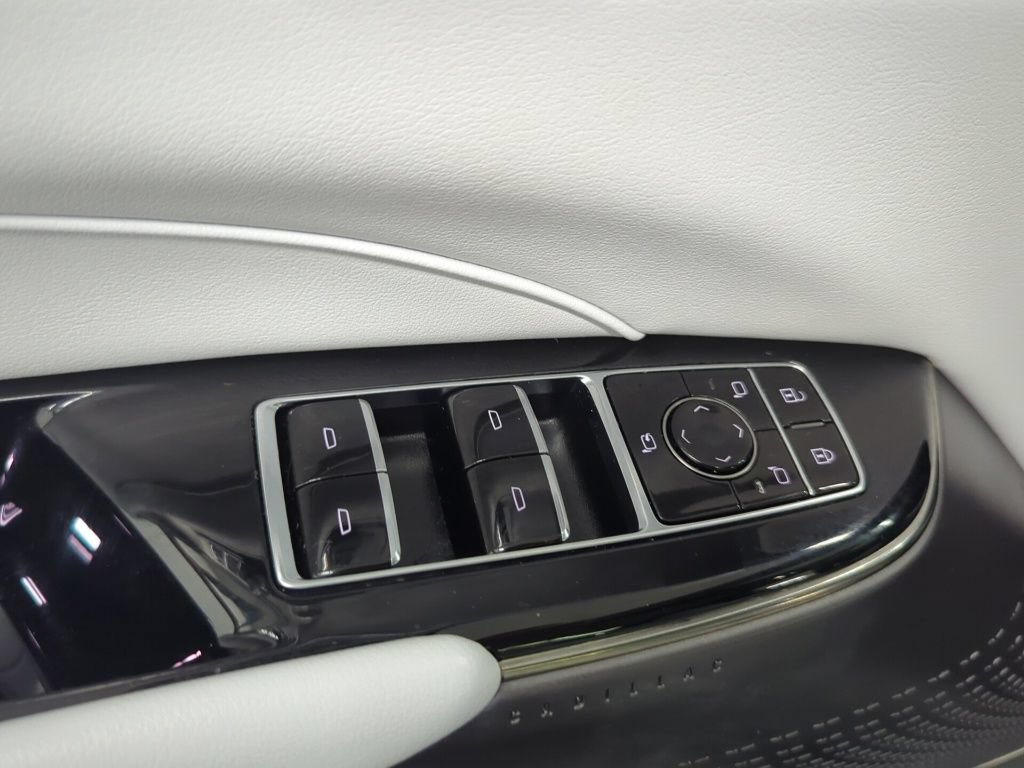 Used 2024 Cadillac Lyriq Sport AWD/4WD image 11