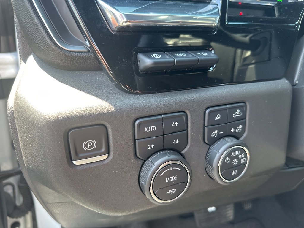 Used 2023 Chevrolet Silverado 1500 High Country w/ Technology Package image 38