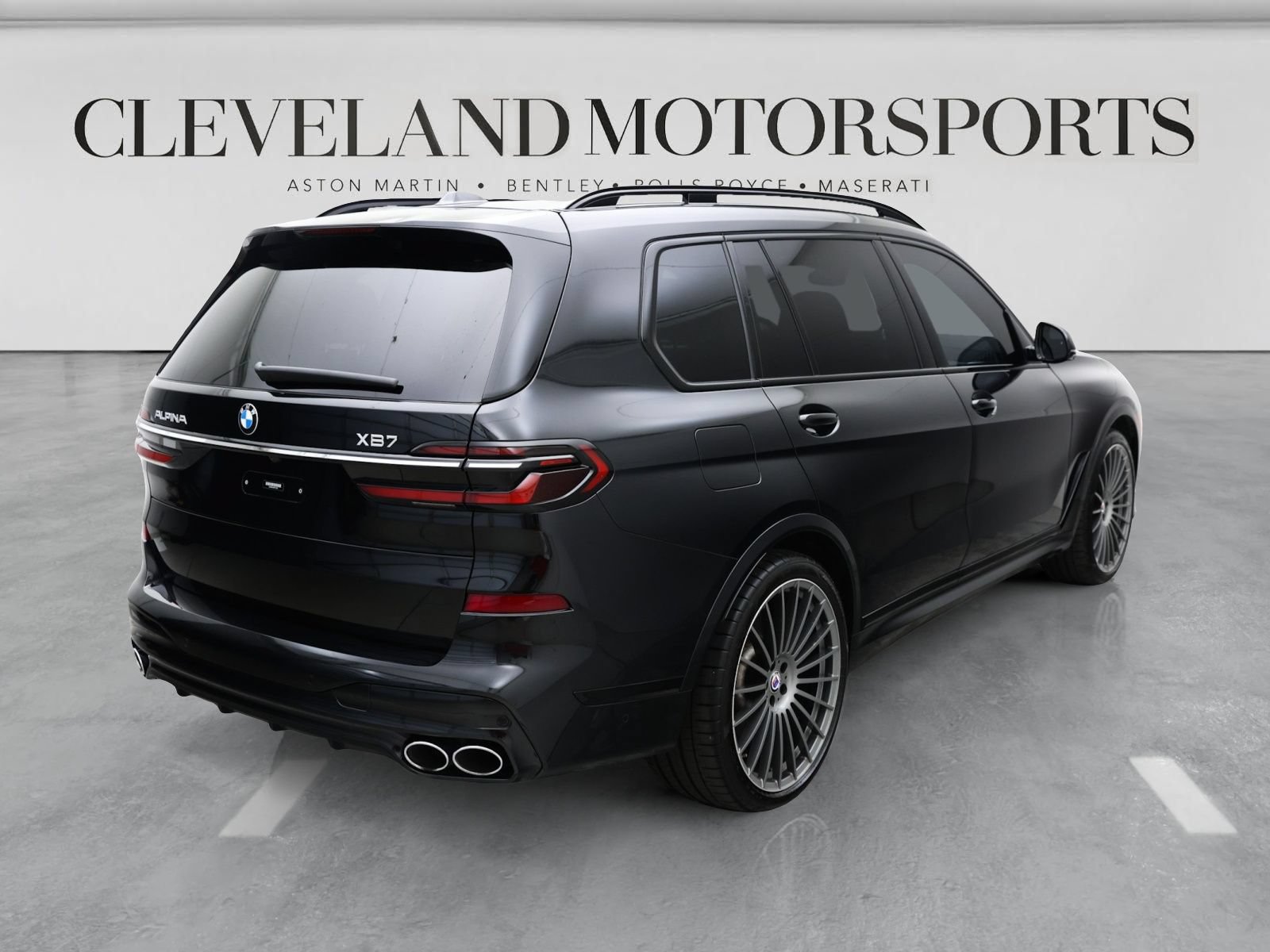 Used 2024 BMW ALPINA XB7 AWD/4WD image 2