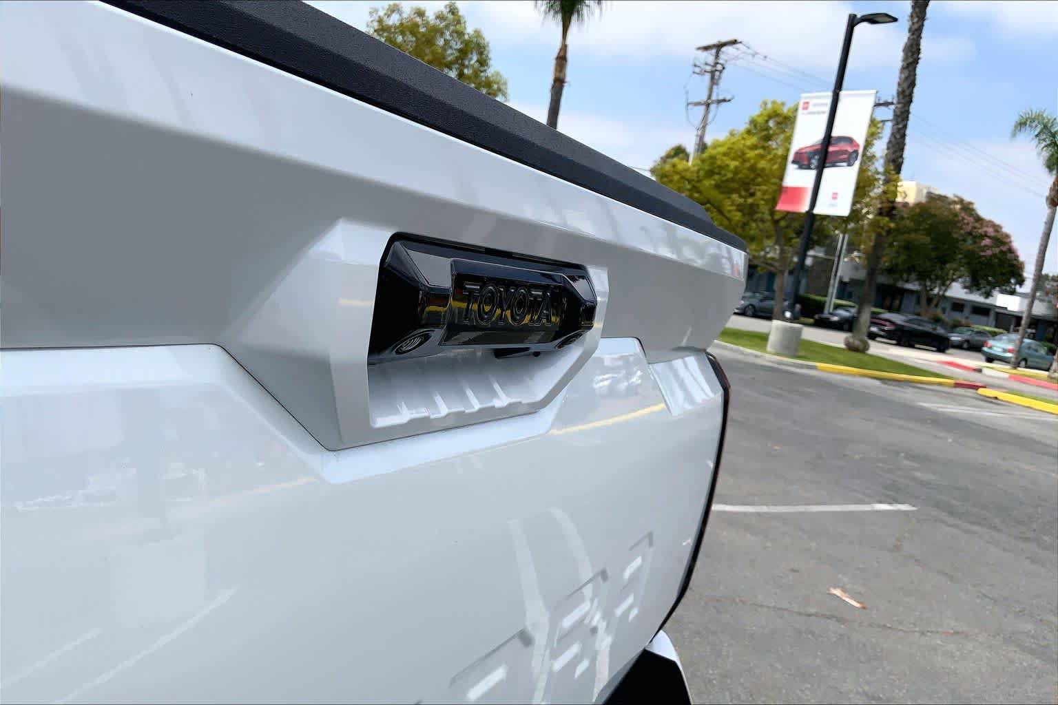 Used 2024 Toyota Tundra Limited AWD/4WD image 30