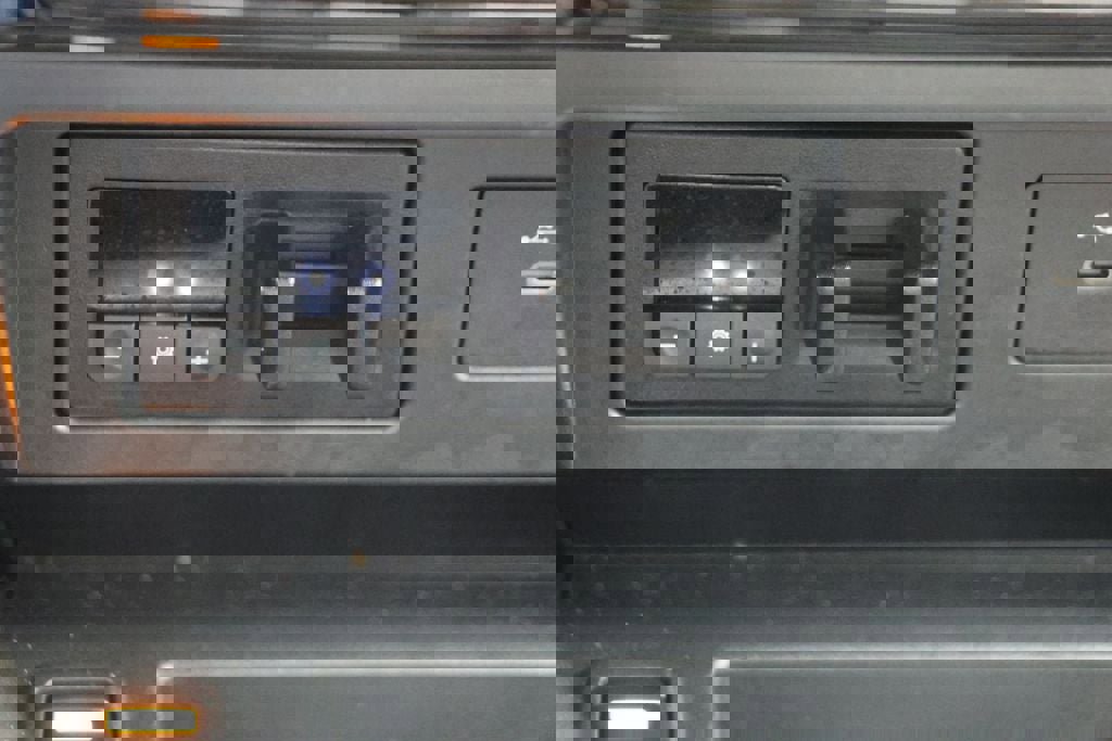 Used 2023 Nissan Titan PRO-4X w/ Pro-4x Convenience Package image 31