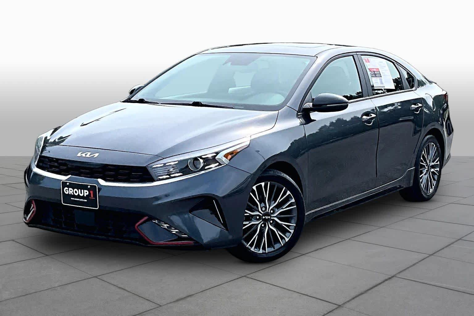 Used 2022 Kia Forte GT-Line w/ GT-Line Premium Package FWD image 2