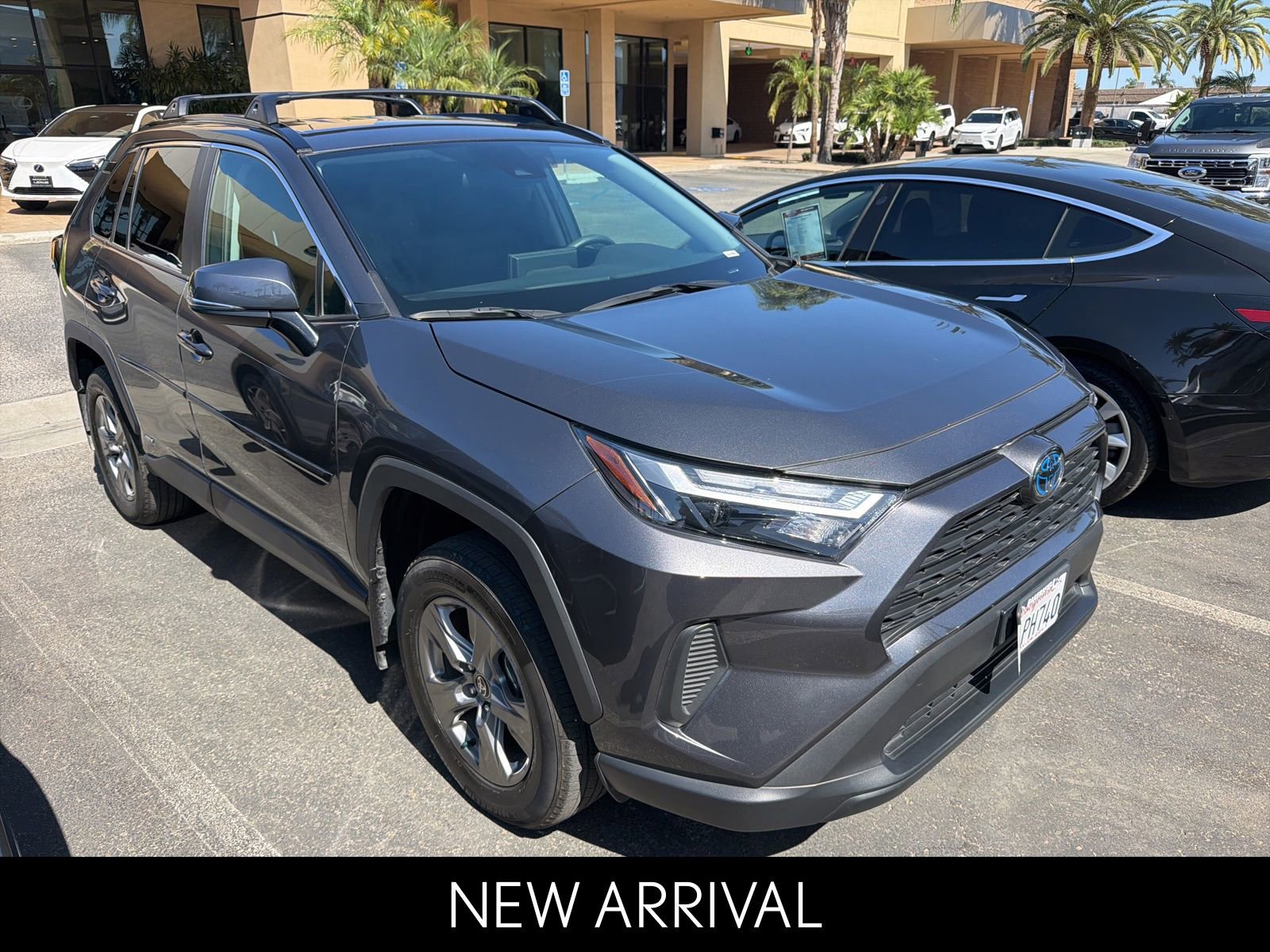 Used 2024 Toyota RAV4 XLE AWD/4WD image 2