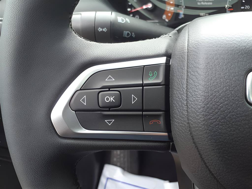 New 2023 Jeep Compass Latitude w/ Sun and Sound Group AWD/4WD image 14