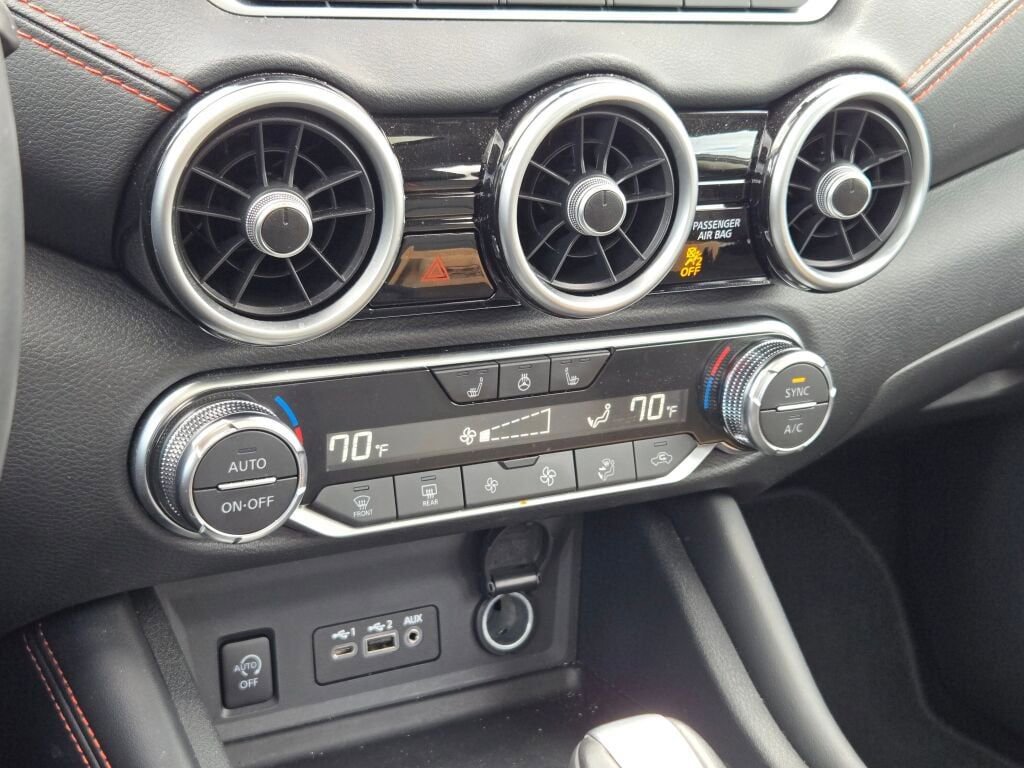 Used 2025 Nissan Sentra SR w/ SR Premium Package image 25