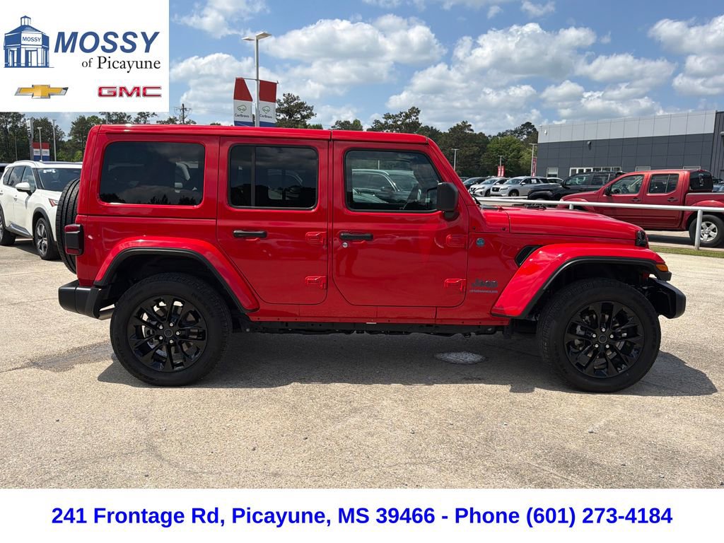 Used 2025 Jeep Wrangler Unlimited Sahara w/ Safety Group AWD/4WD image 7