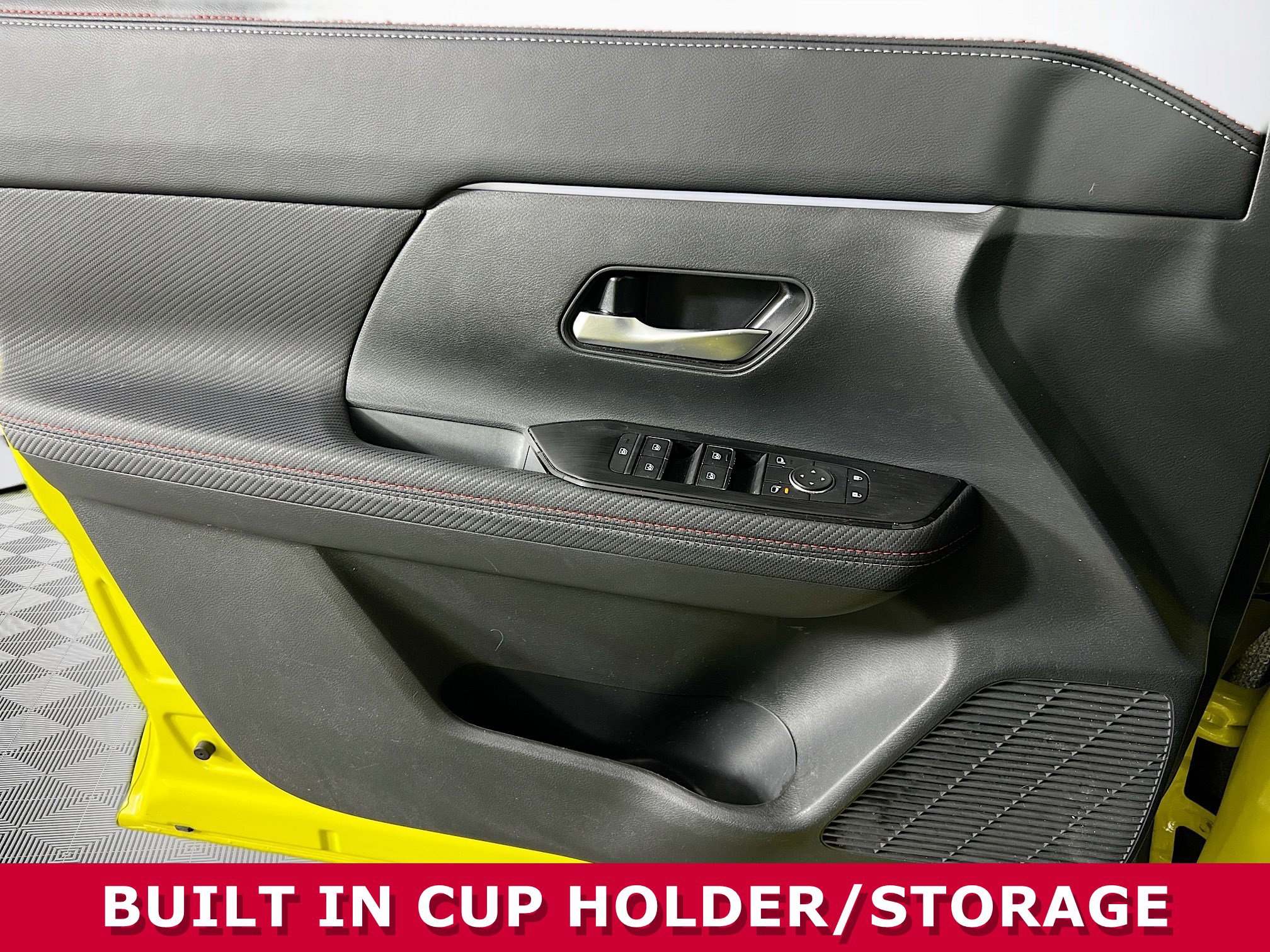 Used 2025 Nissan Kicks SR w/ SR Premium Package image 18