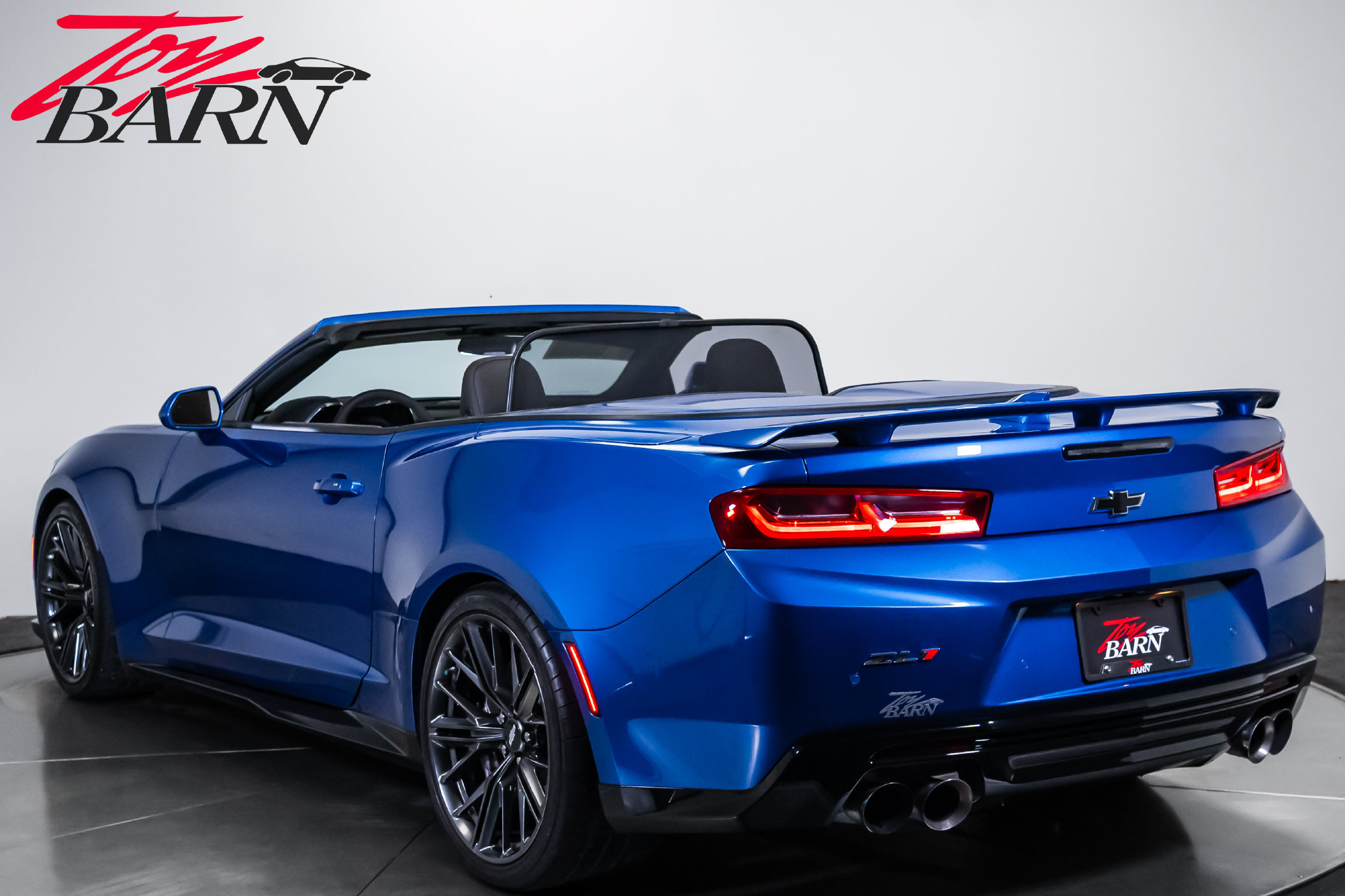 Used 2018 Chevrolet Camaro ZL1 RWD image 3