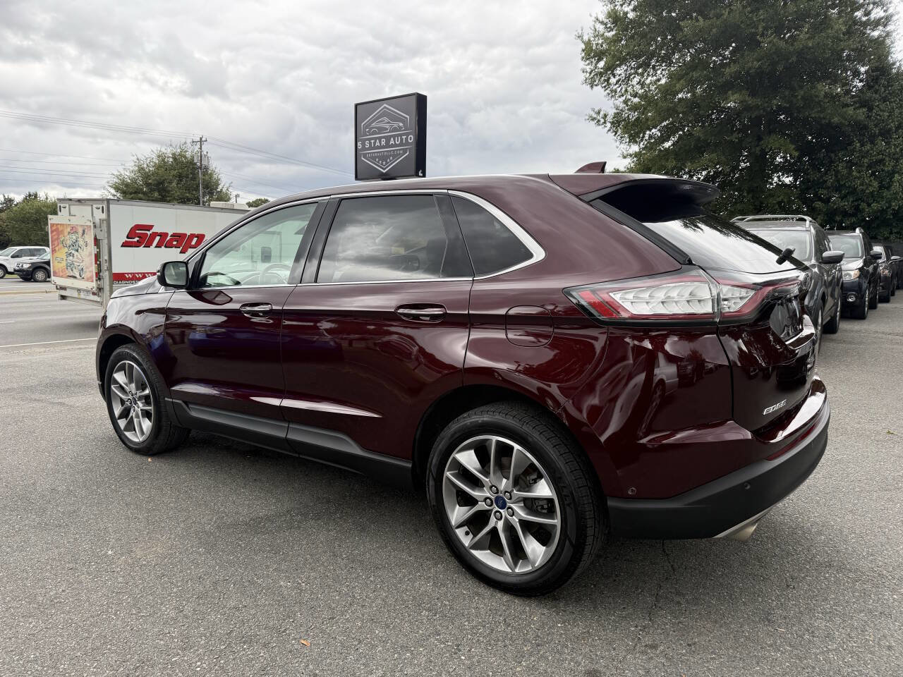 Used 2017 Ford Edge Titanium w/ Equipment Group 302A image 6