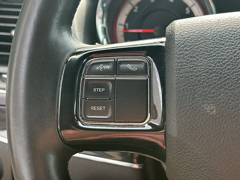 Used 2019 Dodge Grand Caravan SXT FWD image 18