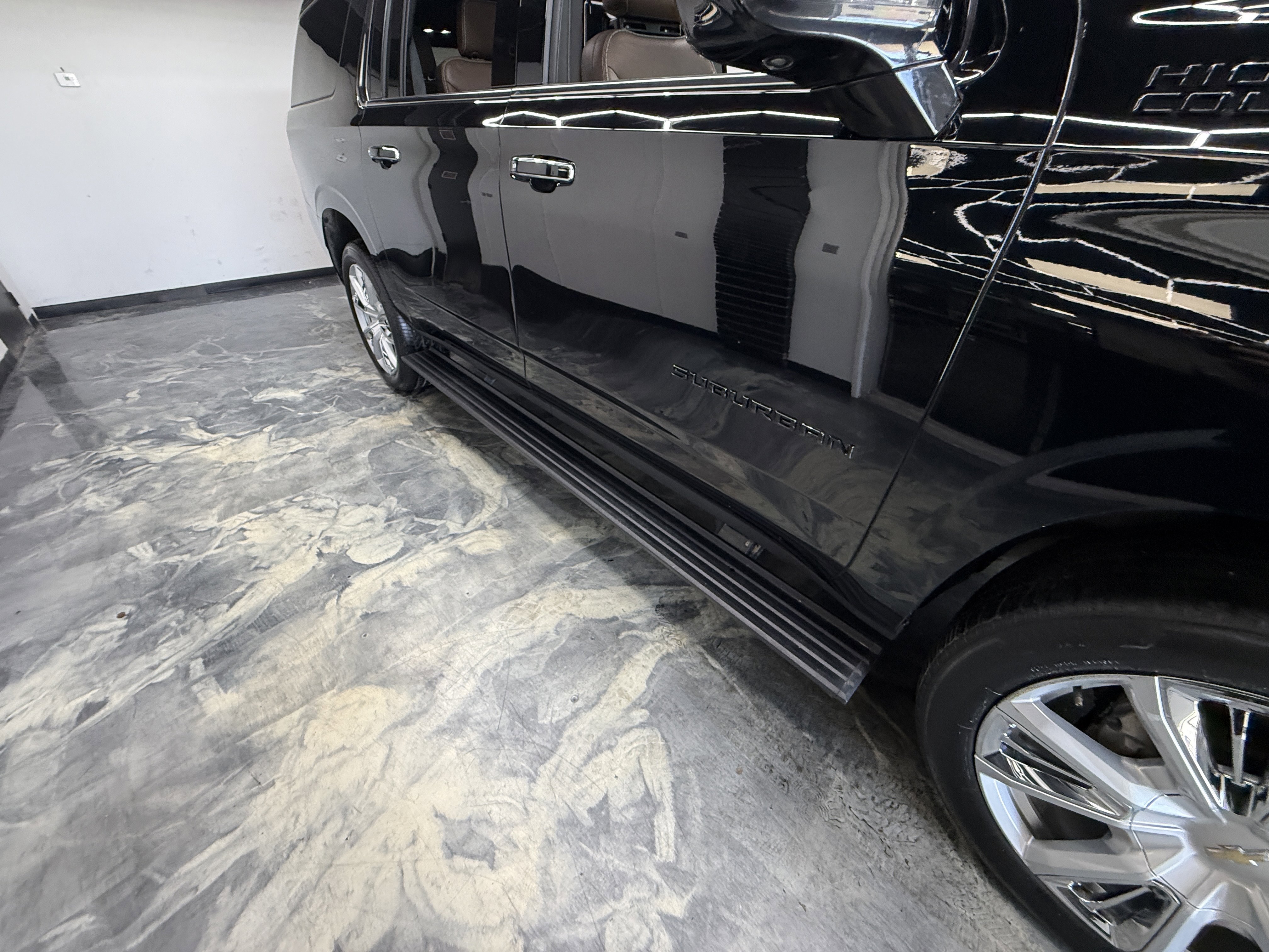 Used 2021 Chevrolet Suburban High Country AWD/4WD image 34