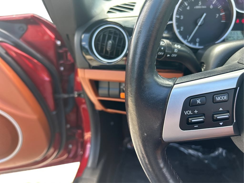 Used 2006 MAZDA MX-5 Miata Grand Touring RWD image 35