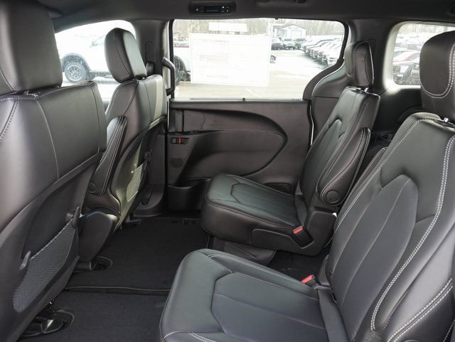 New 2026 Chrysler Voyager LX FWD image 20