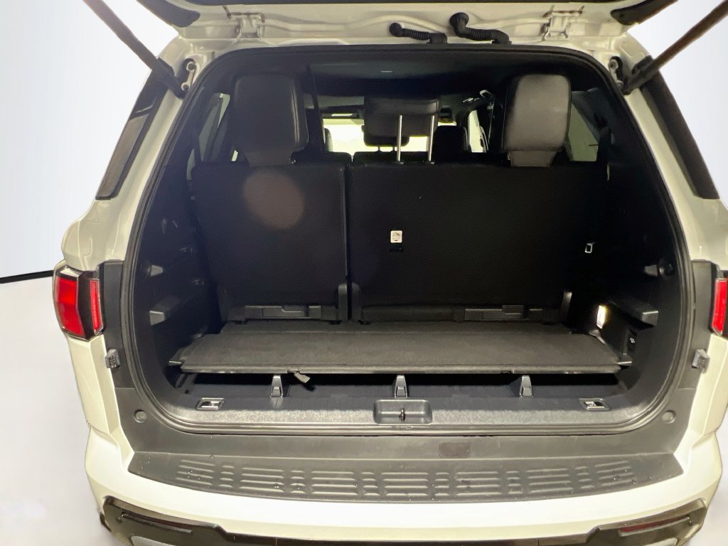 Used 2025 Toyota Sequoia Limited AWD/4WD image 32