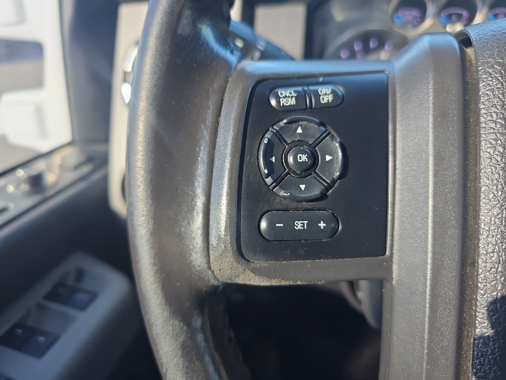 Used 2014 Ford F550 4x4 Crew Cab Super Duty w/ Lariat Interior Package image 17