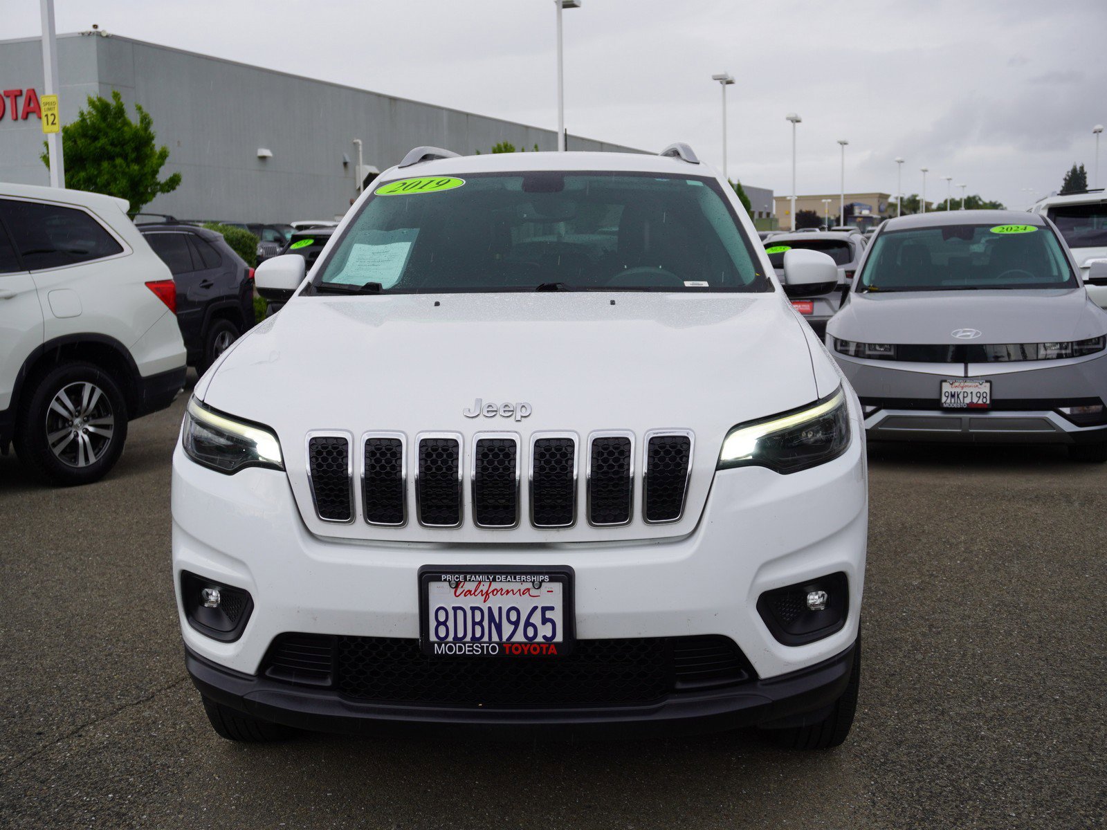 Used 2019 Jeep Cherokee Latitude Plus w/ Comfort/Convenience Group AWD/4WD image 6