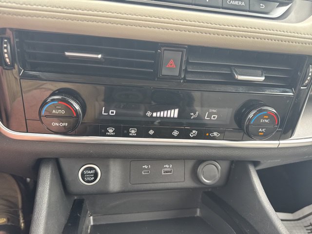 Used 2021 Nissan Rogue SV AWD/4WD image 18