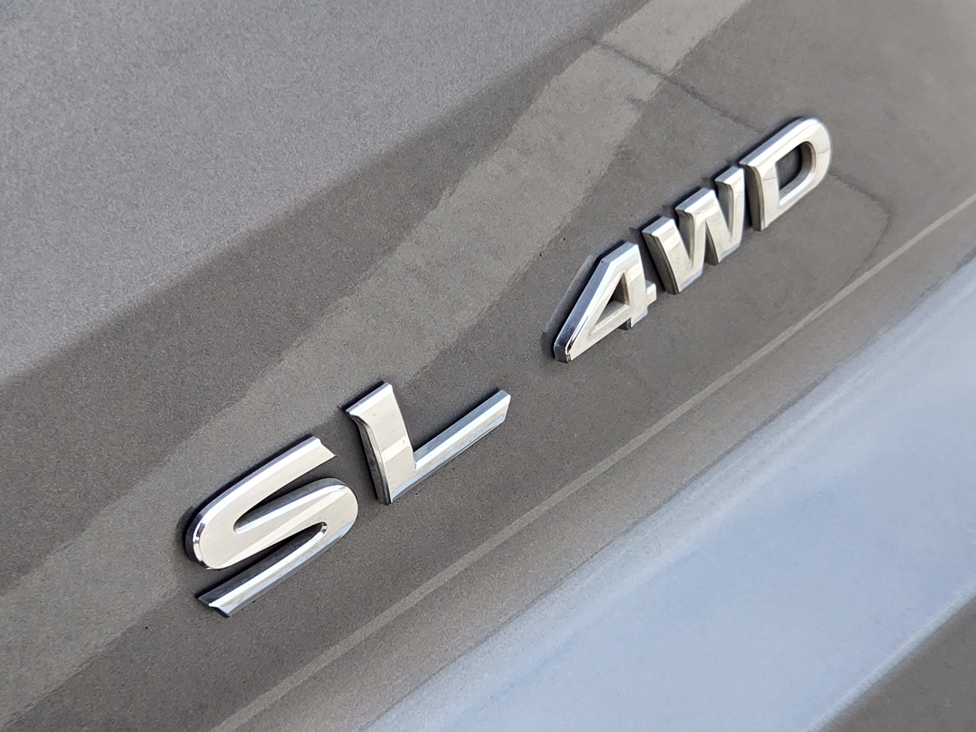 Used 2023 Nissan Pathfinder SL AWD/4WD image 32