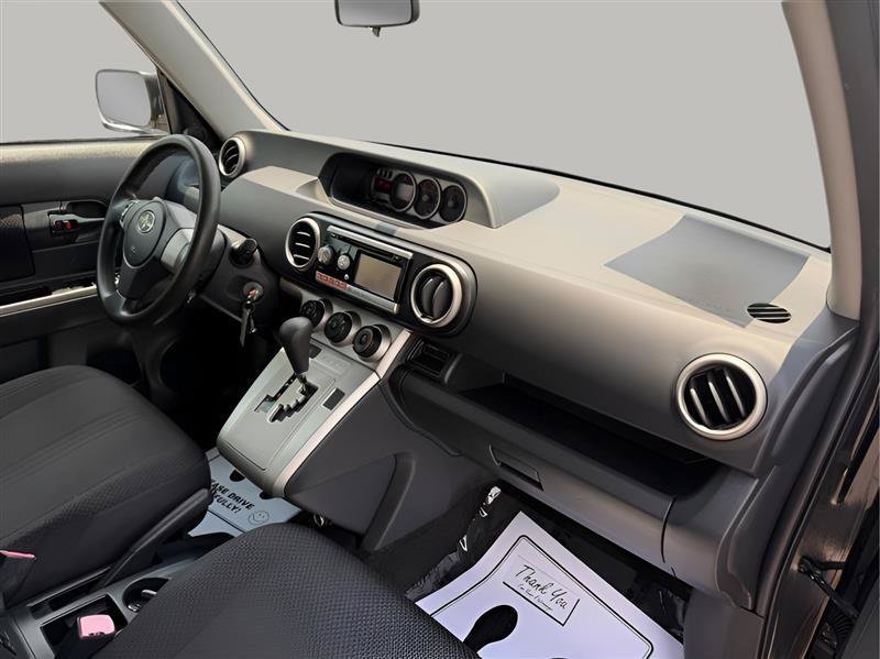 Used 2010 Scion xB FWD image 25