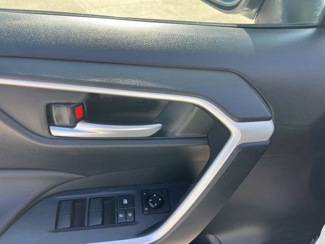 Used 2019 Toyota RAV4 XLE FWD image 13