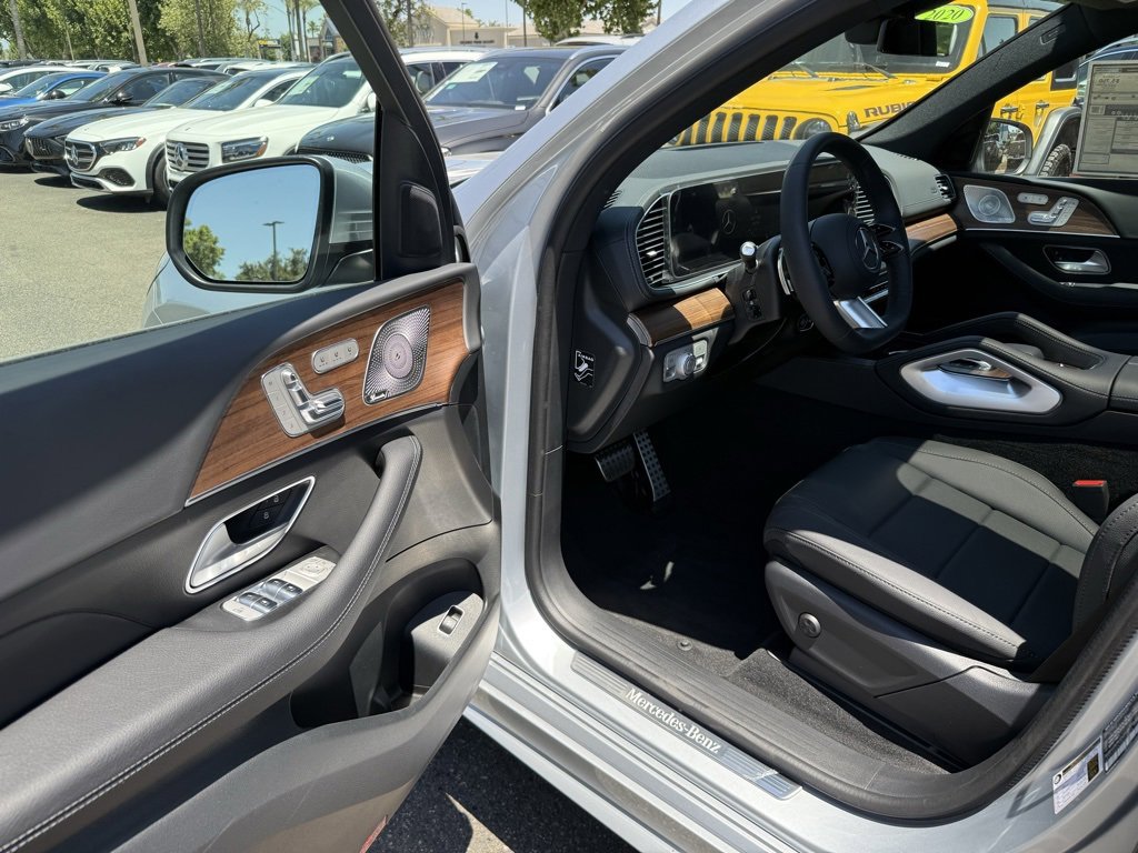 New 2025 Mercedes-Benz GLS 450 4MATIC image 17