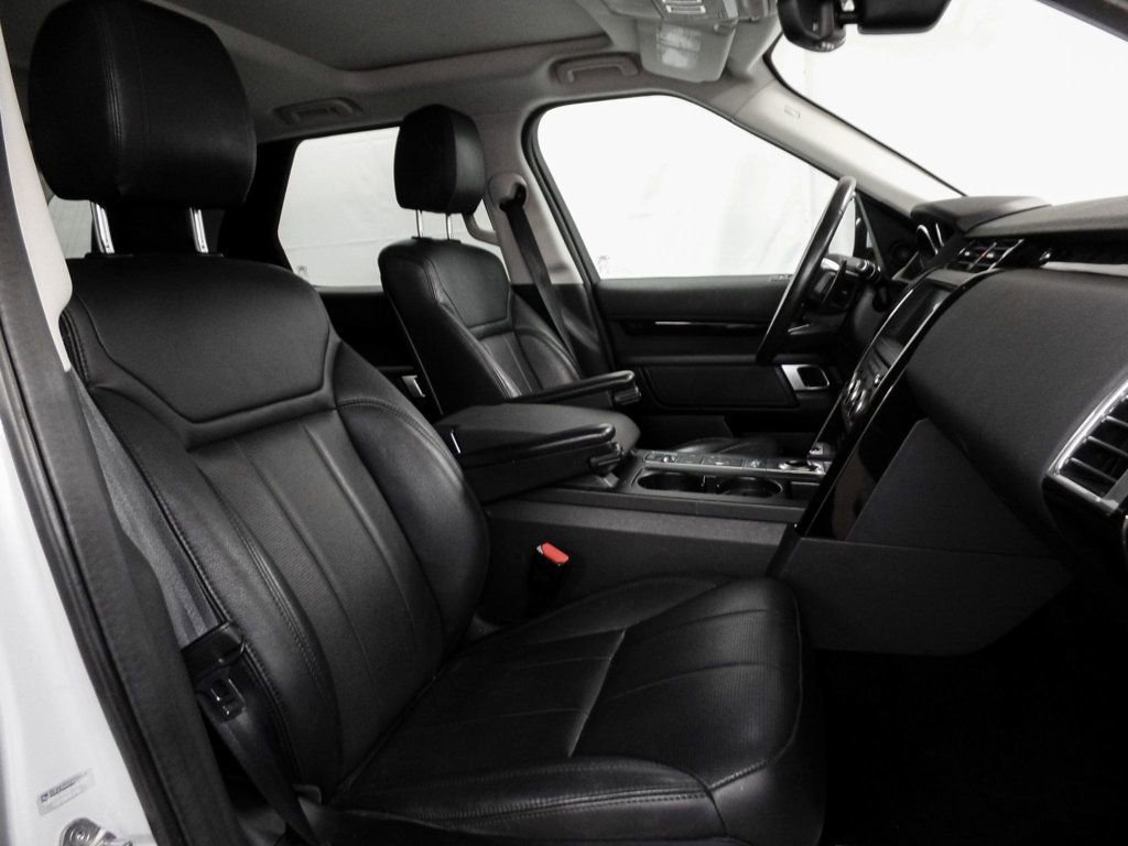 Used 2019 Land Rover Discovery SE image 12