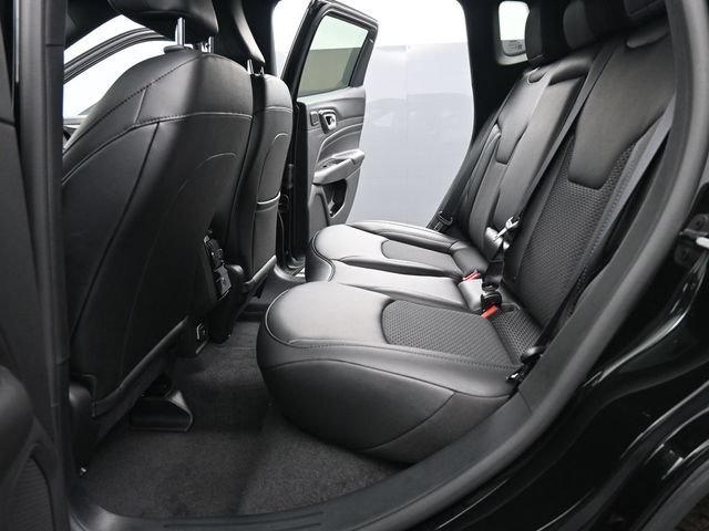 New 2025 Jeep Compass Latitude w/ Sun & Sound Group AWD/4WD image 13