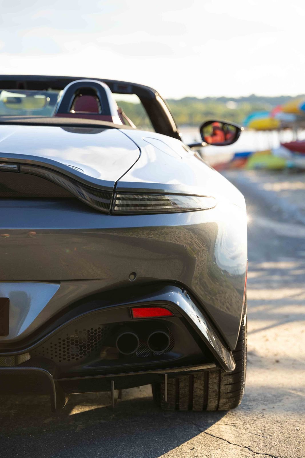 Used 2023 Aston Martin V8 Vantage Roadster RWD image 39