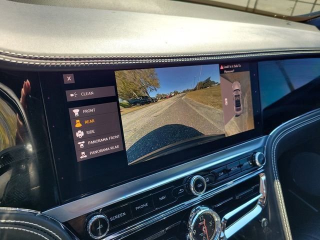 Used 2022 Bentley Flying Spur V8 image 17