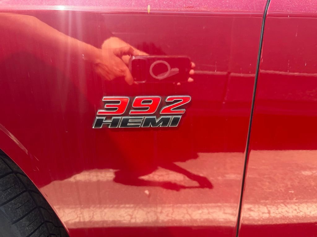 Used 2015 Dodge Challenger SRT w/ Technology Group image 7