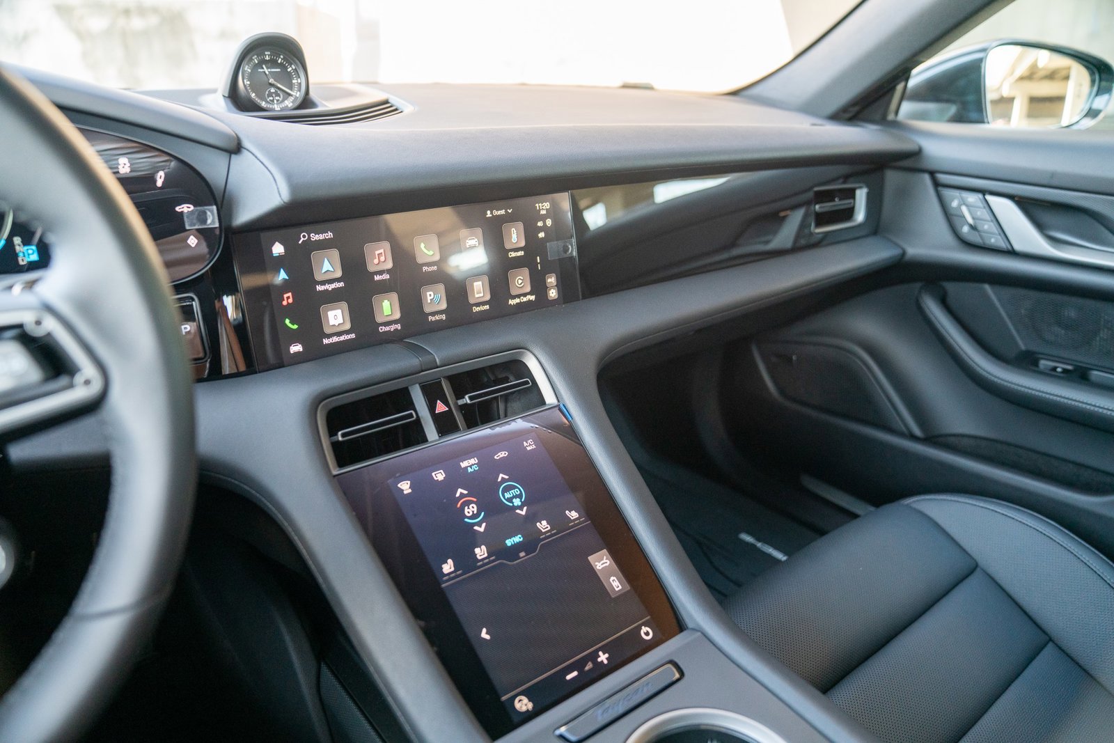 Used 2025 Porsche Taycan image 14