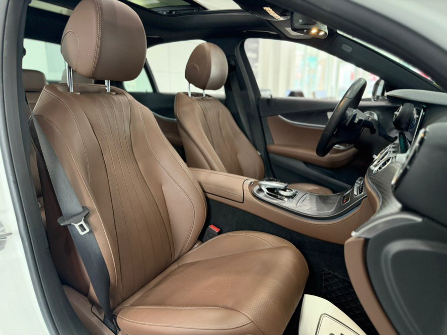 Used 2020 Mercedes-Benz E 350 4MATIC Sedan w/ Parking Assistance Package image 20