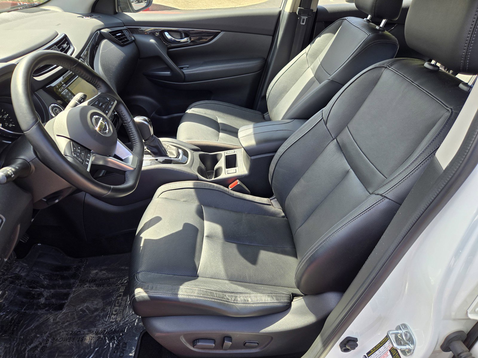 Used 2017 Nissan Rogue Sport SL w/ SL Premium Package image 15