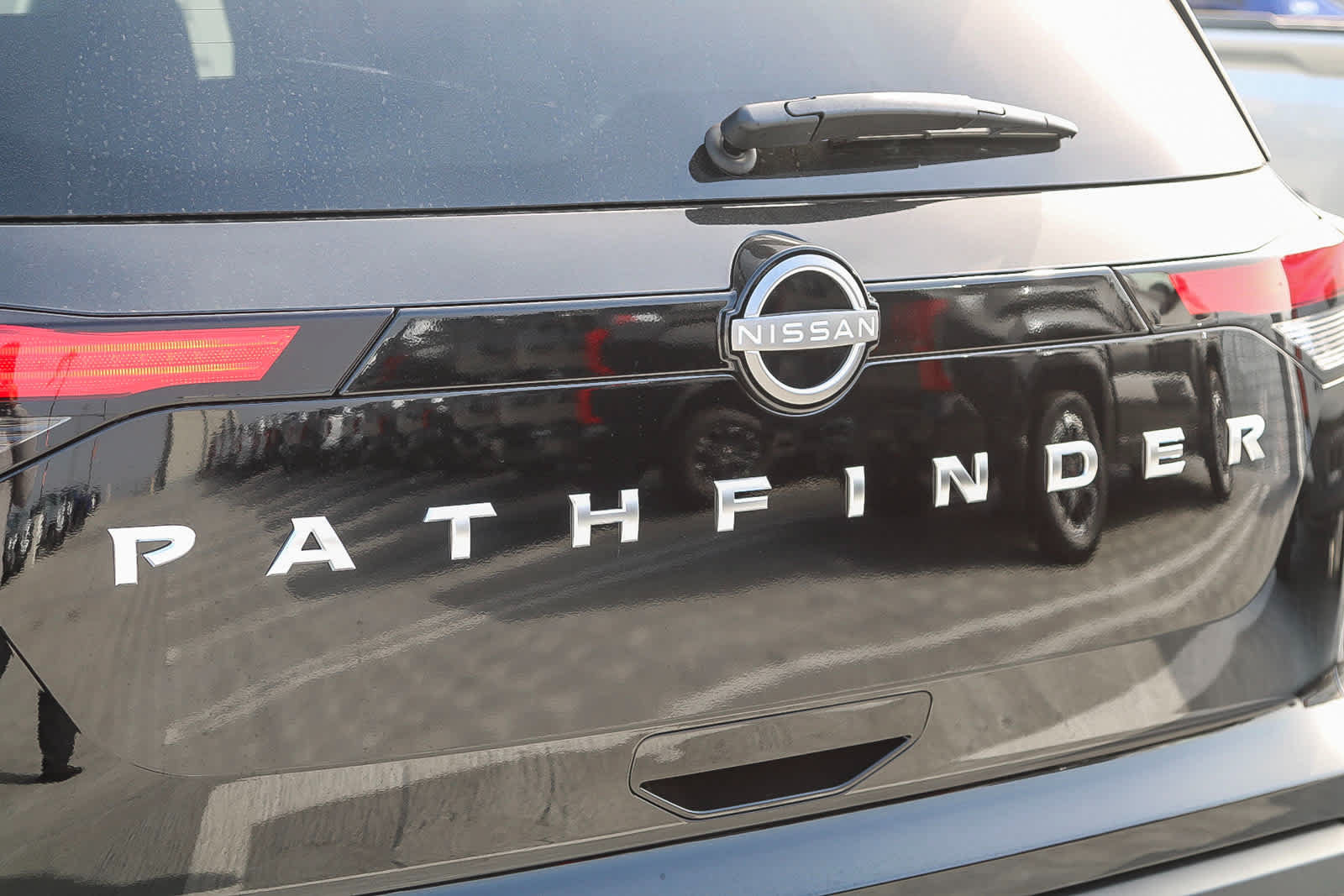 New 2025 Nissan Pathfinder SV FWD image 10