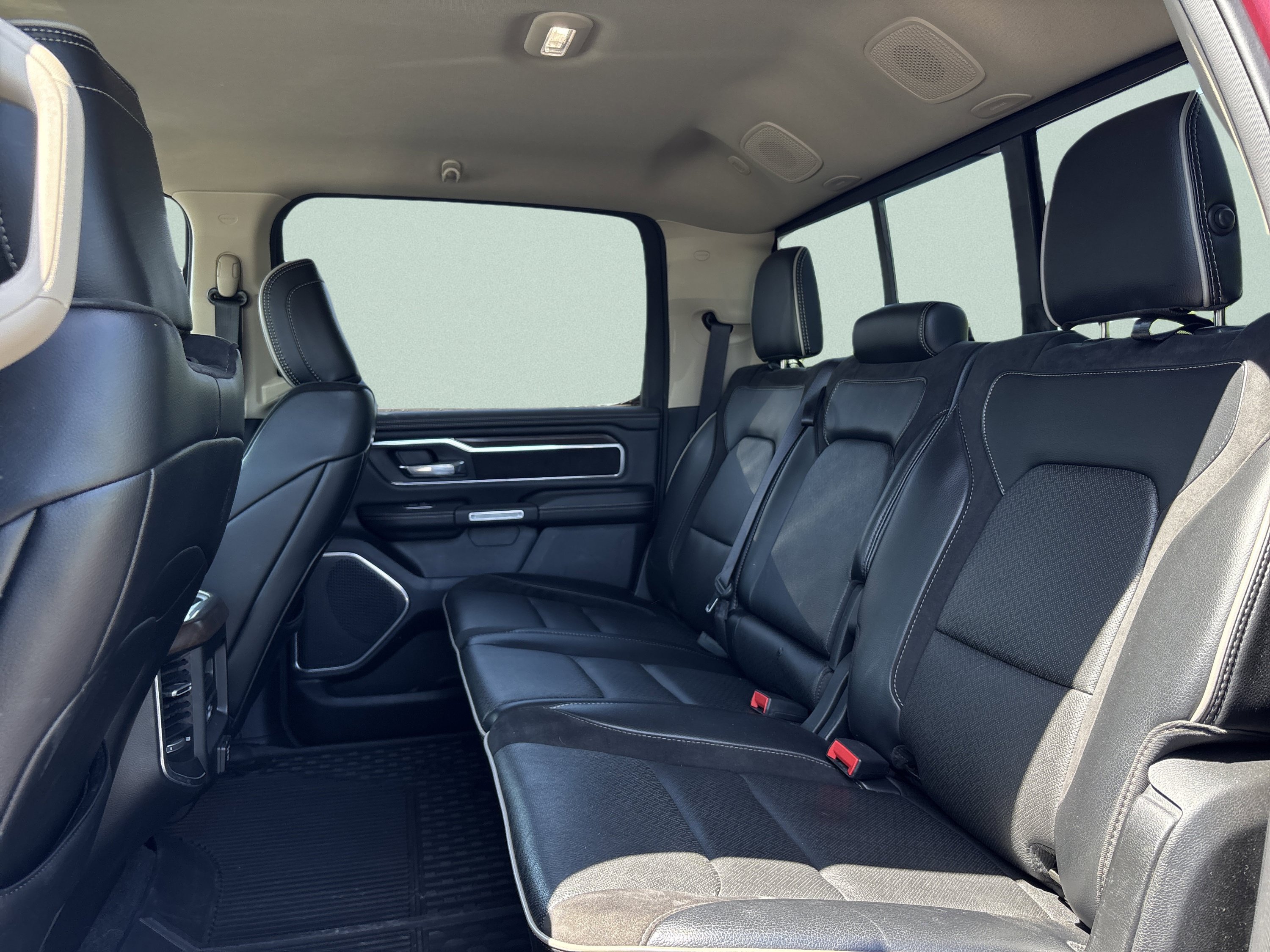 Used 2021 RAM 1500 Laramie AWD/4WD image 15