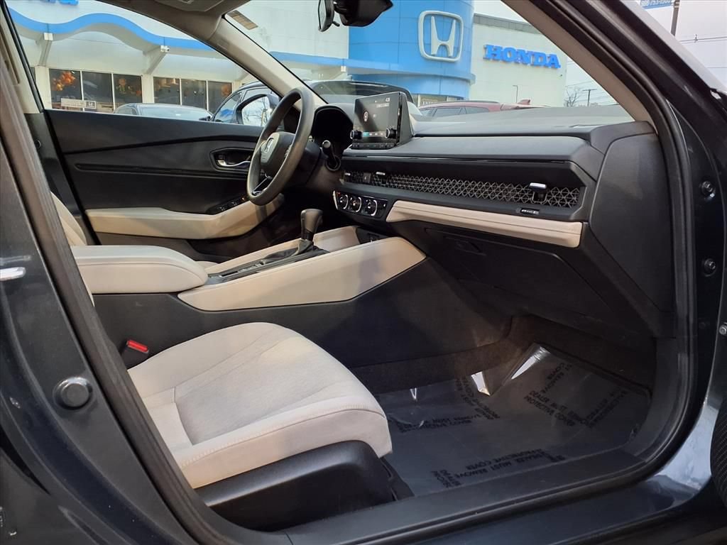 Used 2024 Honda Accord EX image 19