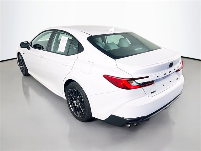Used 2025 Toyota Camry SE image 5