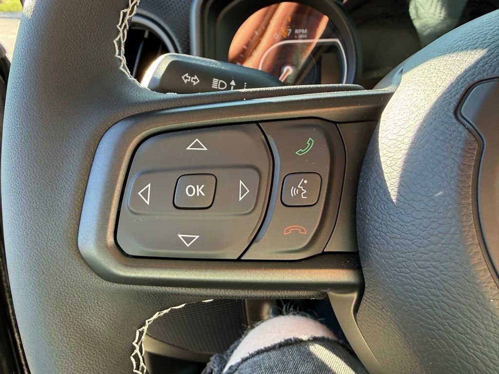 New 2025 Jeep Gladiator Rubicon w/ Convenience Group image 14