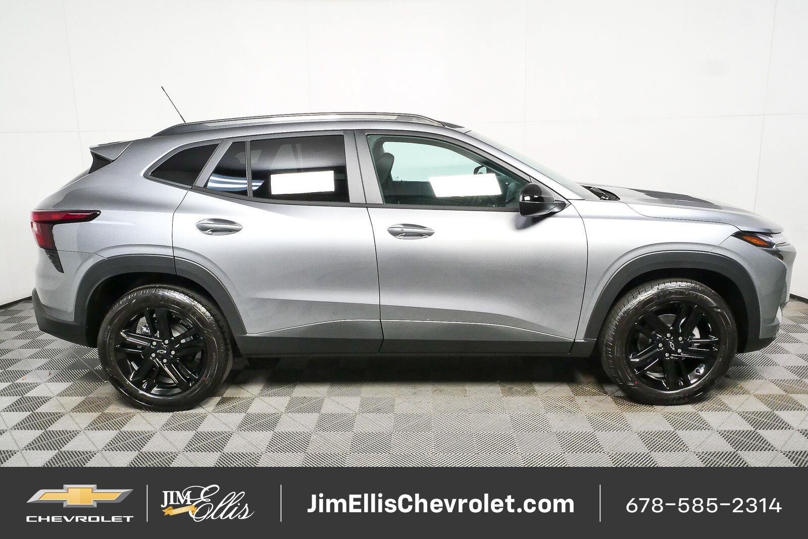 New 2026 Chevrolet Trax ACTIV w/ Sunroof Package FWD image 2