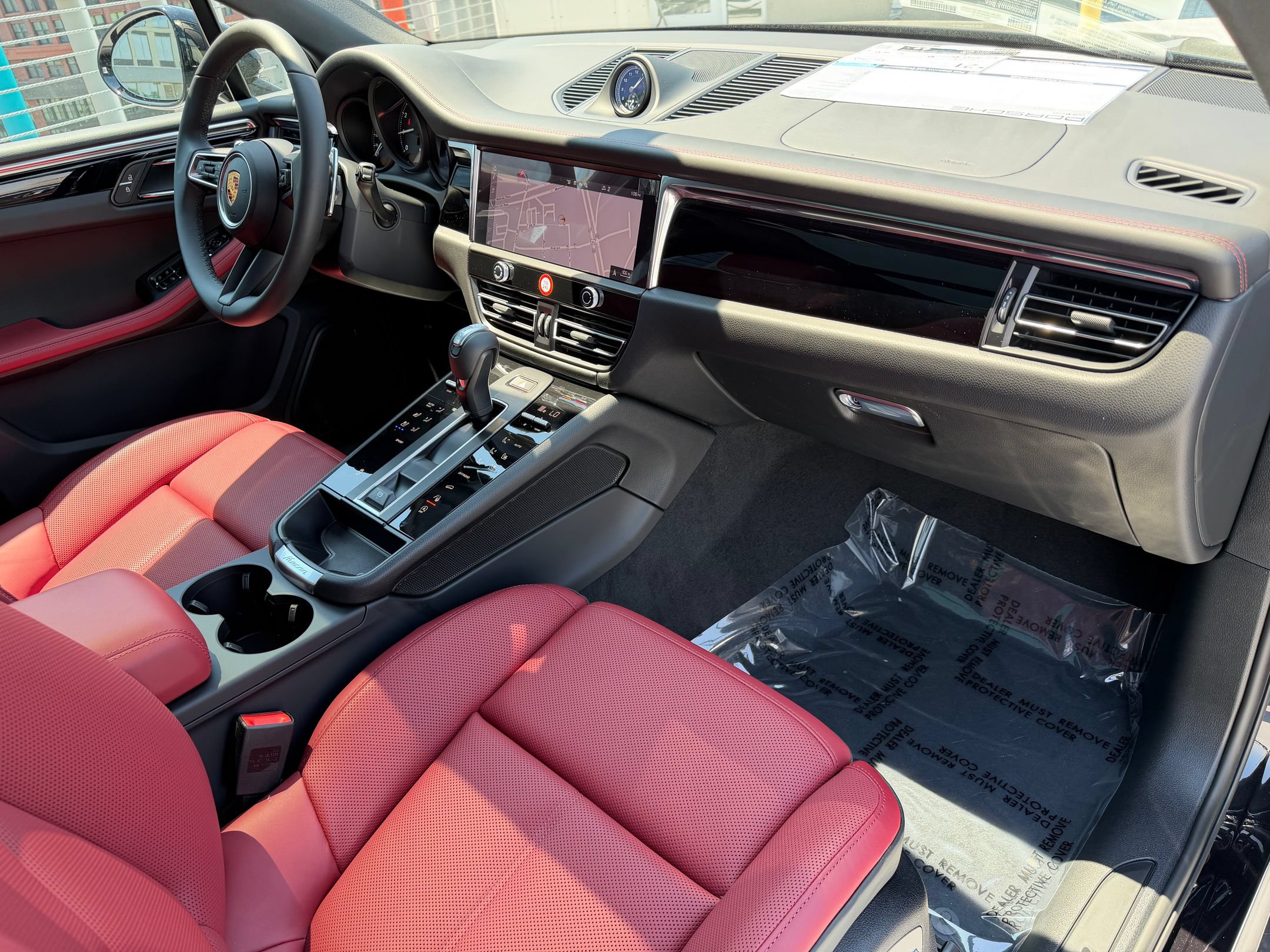 Used 2026 Porsche Macan AWD/4WD image 16