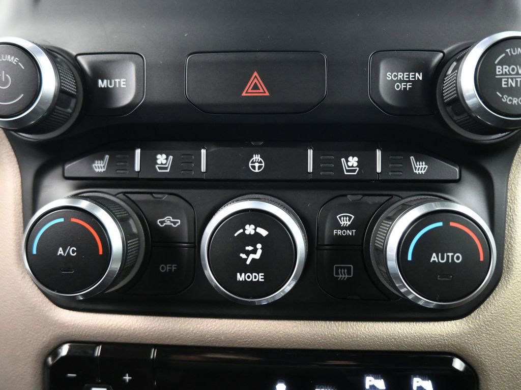 Used 2022 RAM 1500 Laramie AWD/4WD image 14